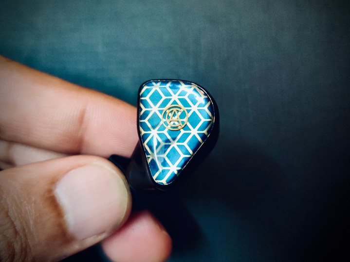 Custom Art F7U Universal Solo 1